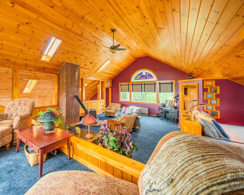 Treehouse-style gathering space