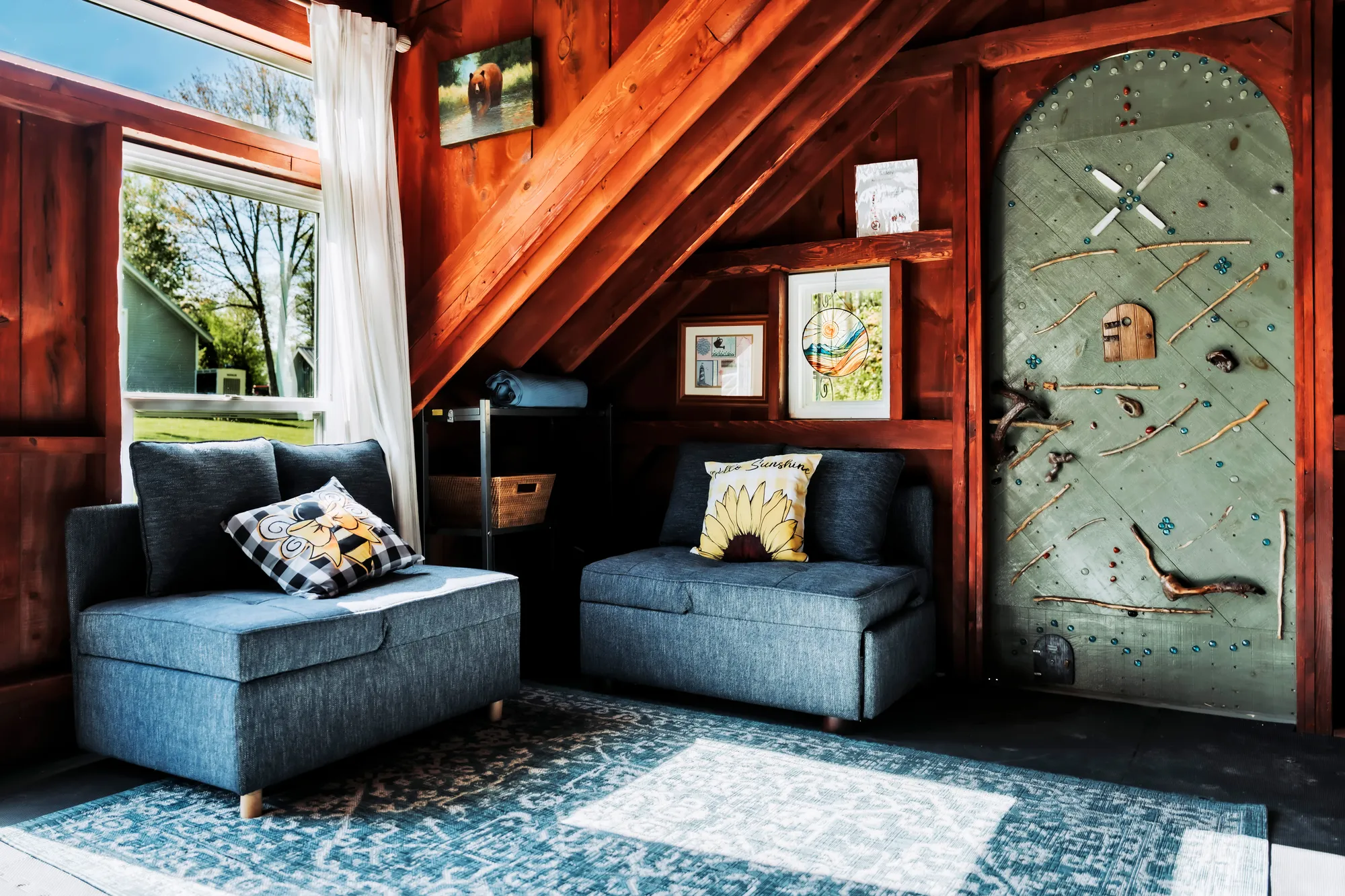 The quiet seating area inside The Gallery at Dragonwood